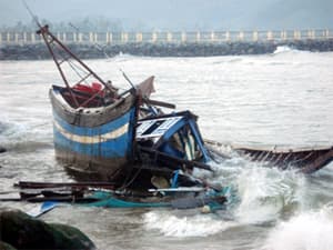 Phú Yên: Hai ngày 7 vụ chìm thuyền