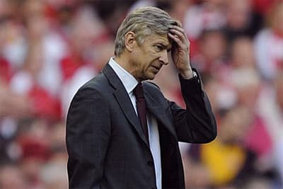 HLV Wenger thừa nhận Arsenal đã hết cửa vô địch