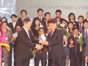 Phó thủ tướng Nguyễn Xuân Phúc dự lễ tôn vinh sản phẩm, dịch vụ Việt Nam