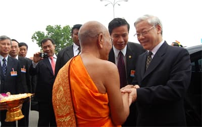 Tổng bí thư Nguyễn Phú Trọng rời Thủ đô Phnôm Pênh đi thăm tỉnh Xiêm Riệp