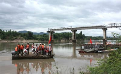 Lính Công binh đón Tết trên sông