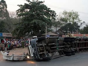 Khởi tố tài xế xe công-ten-nơ gây tai nạn