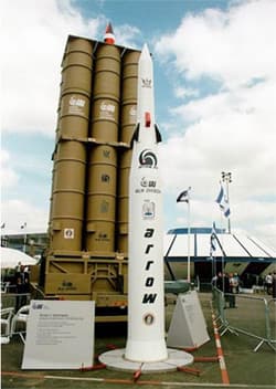 I-xra-en thử nghiệm thành công hệ thống Arrow III đánh chặn tên lửa
