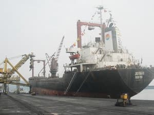Tiêu thụ tấn than đầu tiên năm Tân Mão