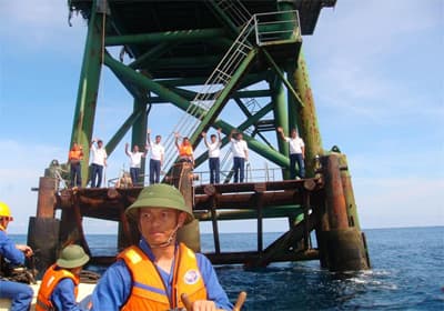 Mùa xuân từ những nhà giàn