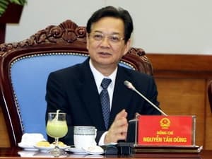 Tăng cường khen thưởng đơn vị cơ sở và người lao động trực tiếp