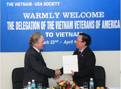 Những bước chân trở lại