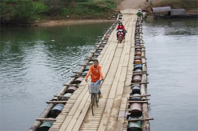 Cầu phao bộ đội