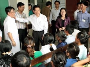 Chủ tịch nước Nguyễn Minh Triết thăm Bệnh viện Hữu nghị Việt - Đức