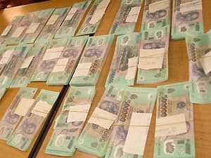 Án chung thân dành cho các tên cầm đầu đường dây buôn bán tiền giả
