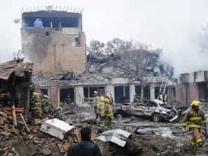 Taliban tấn công tòa nhà chính quyền Afghanistan