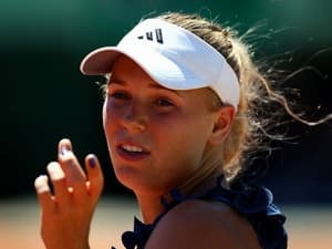 Hoa khôi Slovakia hạ gục "nữ hoàng" Wozniacki