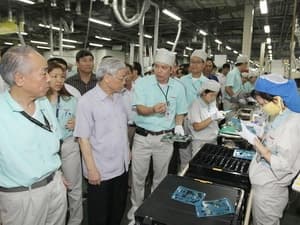 Cải thiện đời sống cho công nhân là vấn đề cấp bách