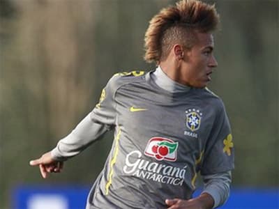 Tostao: 4 năm nữa Neymar sẽ sánh ngang Messi