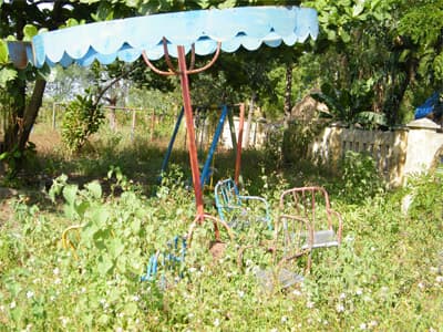 Khu vui chơi bị bỏ hoang