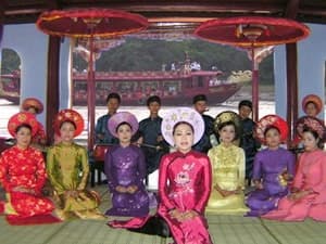Nâng cao chất lượng ca Huế trên sông Hương