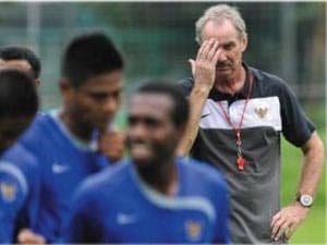 SEA Games 26 có thể bị đe dọa vì vụ ông Riedl