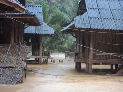 Miền tây Nghệ An tiếp tục bị lũ quét tàn phá