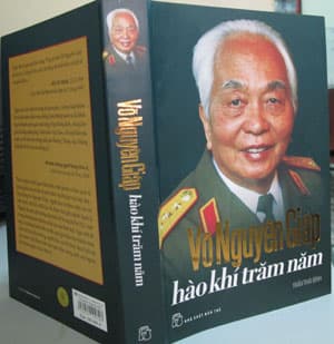 Phát hành cuốn sách “Võ Nguyên Giáp – hào khí trăm năm”