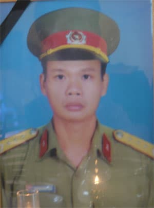 Đại úy QNCN Nguyễn Văn Trấn hy sinh dũng cảm khi xử lý đạn