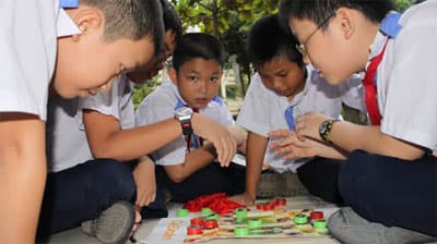 “Hoa hồng” bảo hiểm vào trường học!
