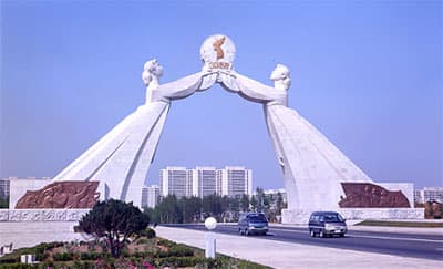 Những ngọn tháp đi cùng năm tháng