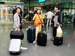 Hơn 2,7 vạn khách xuất, nhập cảnh Hà Nội trong Tết Nguyên đán