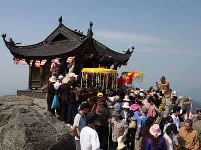 Lữ hành chạy đua với tour lễ phật xin lộc đầu năm