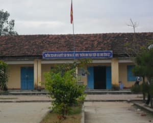 Thầy giáo cứa cổ cô giáo vì… ghen