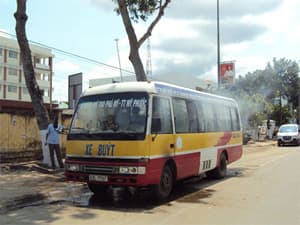 Xe buýt bốc cháy ở Tiền Giang