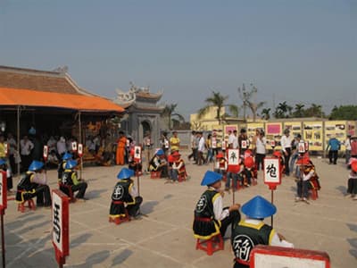 Hãy trả những gì của dân gian về với dân gian