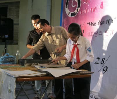 Màu dân tộc trên tranh Đông Hồ