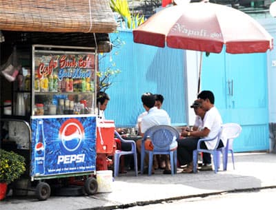 Cờ bạc đường phố vẫn "ngang nhiên"