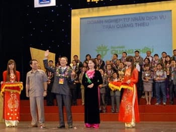 Tôn vinh “Doanh nhân, Doanh nghiệp Việt Nam Vàng”