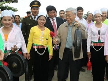 Tổng bí thư Nguyễn Phú Trọng dự Ngày hội Đại đoàn kết toàn dân tộc tại Hòa Bình