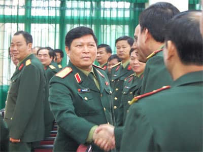 Giao nhiệm vụ cho đoàn cán bộ quân đội đi học tập, nghiên cứu tại  Trung Quốc năm 2011