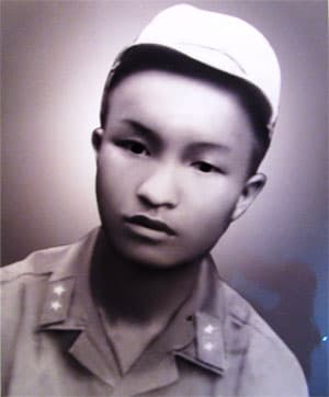 Tìm người thân và đồng đội