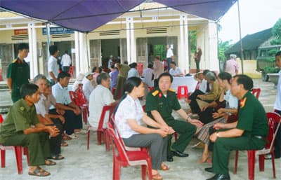 Khám chữa bệnh và cấp thuốc miễn phí cho đồng bào Công giáo