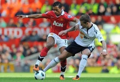 M.U thắng nhọc, Arsenal tự đặt mình vào thế khó