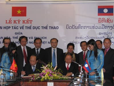 Bộ Văn hóa Thể thao & Du lịch và Ủy ban Thể thao quốc gia Lào ký kết Thỏa thuận hợp tác về thể dục thể thao giai đoạn 2011-2015