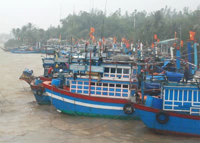 Thời tiết trên biển tiếp tục nguy hiểm