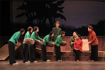 “Vì nạn nhân chất độc da cam/đi-ô-xin Việt Nam”