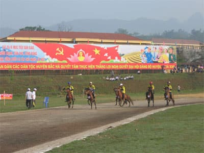 Ấn tượng giải đua ngựa Bắc Hà 2011