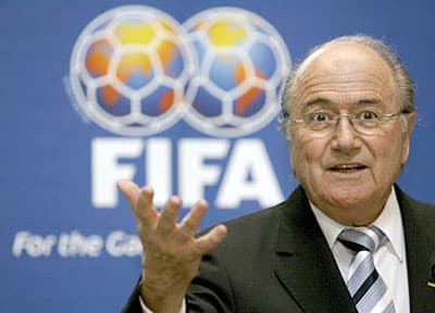 Vụ scandal hối lộ ở FIFA: Khi lòng tin bị lung lay…