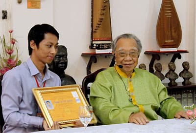 GS Khê: 'Không cứ sinh nhật là hát Happy Birthday'