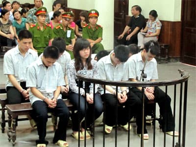 Hiếp dâm bạn chát, nữ quái My “sói” và đồng bọn hầu tòa