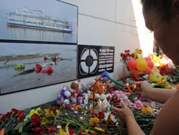 Nga: Khởi tố hai thuyền trưởng “làm ngơ” trong vụ đắm tàu Bulgaria