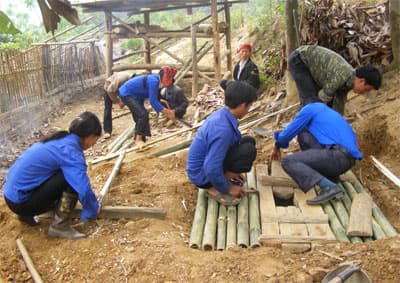 Tuổi trẻ Lùng Phình chung tay xây dựng nông thôn mới