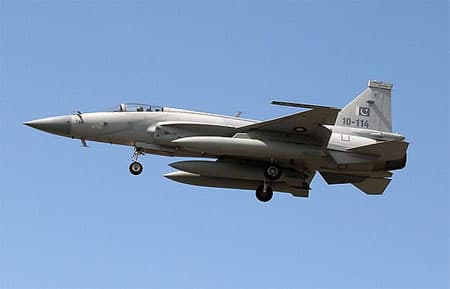 Pakistan đã “làm chủ” công nghệ sản xuất chiến đấu cơ JF-17 Thunder nội địa