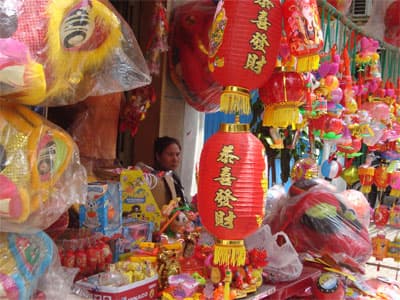 Tìm đâu bóng dáng đèn lồng…